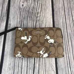 Coach X Peanuts Corner Zip Wristlet Wallet With Snoopy & Woodstock